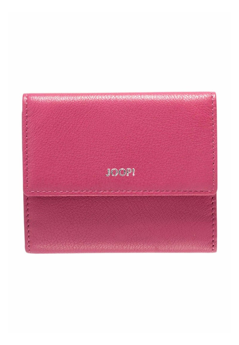 Portefeuille en cuir rose avec une finition texturée, doté d'une fermeture magnétique et d'un logo argenté. Design compact et rectangulaire avec des coutures apparentes.