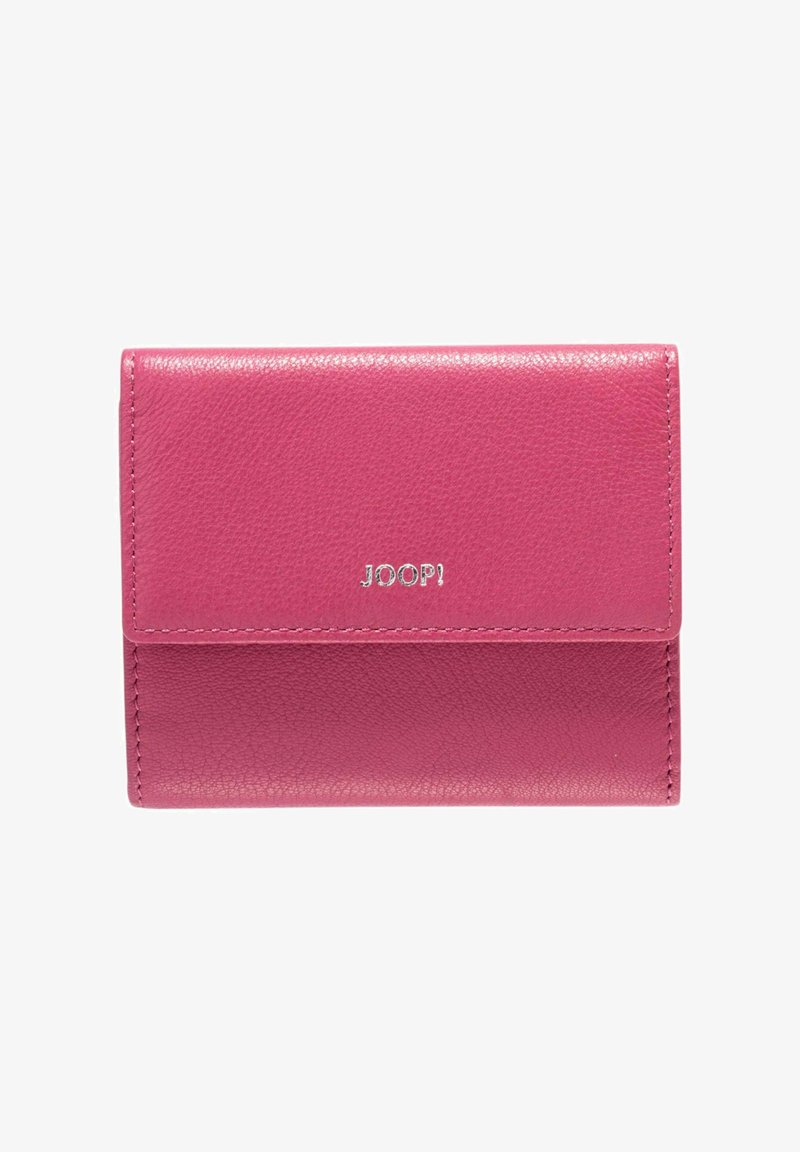 Portefeuille en cuir rose avec une finition texturée, doté d'une fermeture magnétique et d'un logo argenté. Design compact et rectangulaire avec des coutures apparentes.