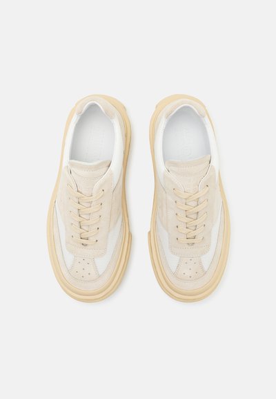 MM6 Maison Margiela Sportcipő - silver