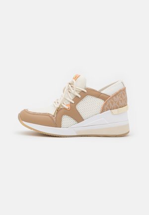 Sneakers - white