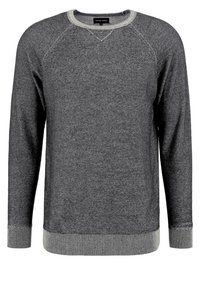 Szary sweter z okrągłym dekoltem, z prążkowanymi mankietami i dołem. Wykonany z fakturowanej tkaniny, z tonalnym wzorem i rękawami raglanowymi zapewniającymi swobodę ruchów.
