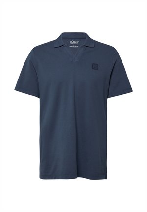 Marineblauw poloshirt met korte mouwen, V-hals en klein geborduurd vierkant logo op de borst.