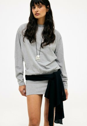 NA-KD, LAYERING DRESS - Abito a t-shirt - grey melange