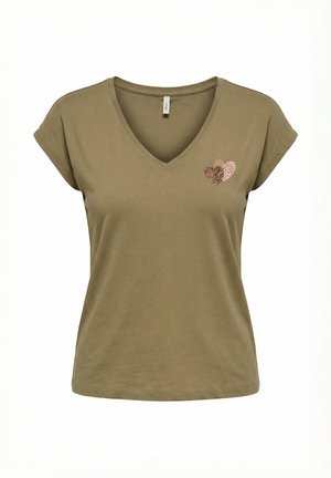 Olivengroene dames V-hals T-shirt met korte mouwen en een klein dubbele hartmotief in dierenprint op de linkerborst.