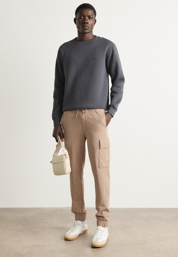 Tracksuit bottoms - taupe gray2