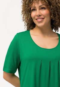 Ulla Popken Jednoduché tričko - green