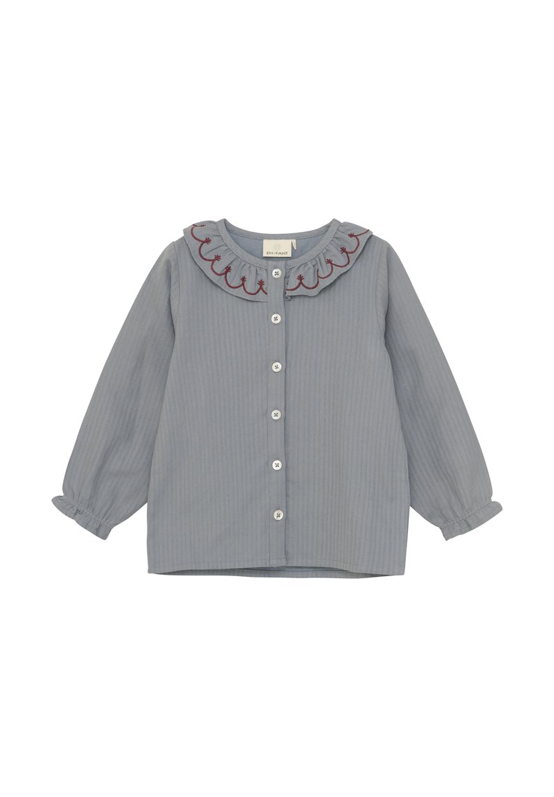 Camicia a righe grigia con maniche lunghe, colletto arricciato in bordeaux e chiusura con bottoni davanti. Tessuto morbido con dettagli di trama sottili.