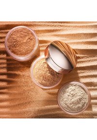 Laura Mercier TRANSLUCENT LOOSE SETTING POWDER LIGHT CATCHER - Spray e polveri fissanti - cosmic rose