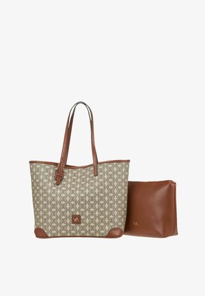 Bolsa tote beige con estampado, con asas y ribetes de cuero marrón, acompañada de un estuche de cuero marrón a juego con cremallera.