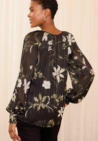 Love & Roses PETITE FIT -  DETAIL CREW NECK LONG SLEEVE  - Blúzka - black floral