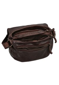 Gusti Leder STEFANIE - Torba čez telo - dunkelbraun