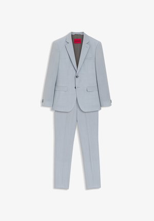 Lichtgrijs tweedelig pak met een blazer met inkeping, voorzien van twee knopen, en bijpassende recht gesneden broek.