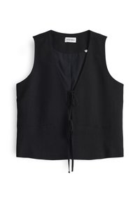 Gilet nero senza maniche con scollo a V, chiusura con legatura frontale e due tasche laterali; realizzato in un tessuto testurizzato.