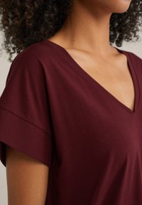 WE Fashion Pamata T-krekls - burgundy red