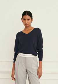 Next V-NECK JUMPER - Strickpullover - navy blue