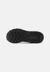 New Balance NITREL V5  - Pantofi alergare trail - black