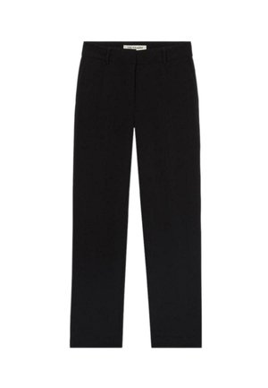 Zwarte broek van gladde stof; rechte pijpen met een middelhoge taille en geen zichtbare versieringen of patronen.