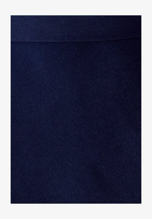 Tejido de color azul marino con una textura suave, que presenta un diseño limpio y sólido sin patrones o acentos visibles. Apto para diversos usos.