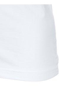 Witte katoenen T-shirt, korte mouwen, gladde textuur, rechte zoom, minimalistisch ontwerp zonder zichtbare patronen of accenten.
