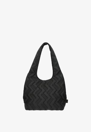 Schwarze gesteppte Stoff-Schultertasche mit Zickzack-Steppmuster und einem breiten Träger, der sich von den oberen Kanten aus erstreckt, um einen Schlaufenhenkel zu bilden.