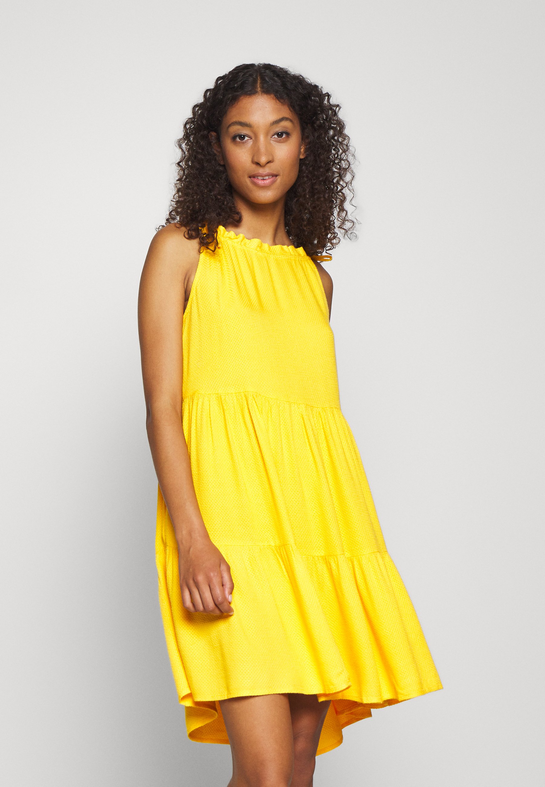 YAS YASSENELA DRESS - Freizeitkleid - citrus/dunkelgelb