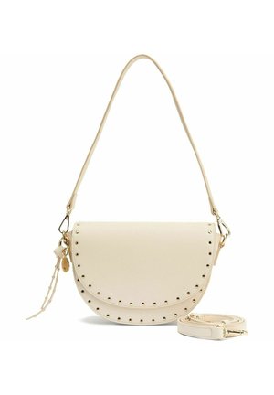 Beige leren handtas met een ronde vorm, voorzien van gouden studs langs de rand, een dunne schouderband en een afneembare strap.