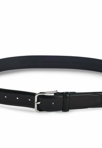 Cinturón de cuero negro con una textura suave, hebilla rectangular de plata y múltiples agujeros para un ajuste ajustable. Detalles de marca y tamaño estampados en el interior.