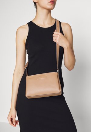 Calvin Klein, Schoudertas - brown