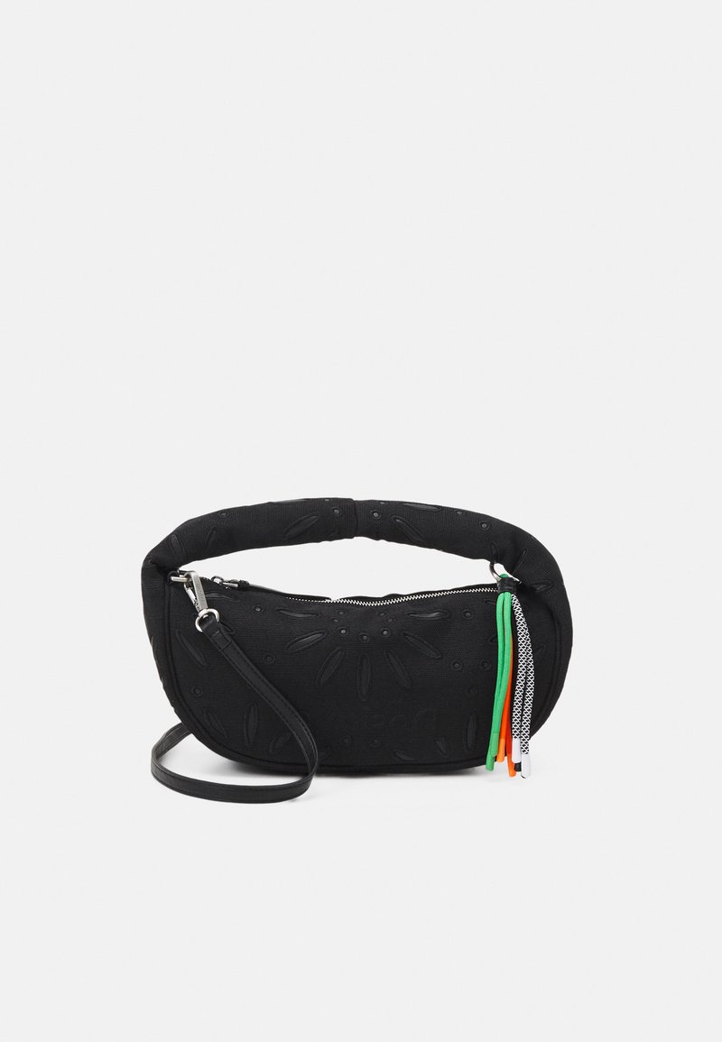 Sac à main en tissu noir avec des motifs de feuilles embossés, de forme semi-circulaire, poignée courte et tirettes de fermeture éclair colorées en vert, orange et noir.