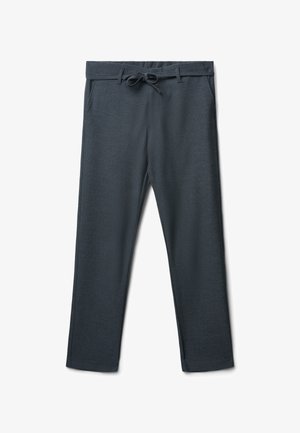 Pantalons texturés gris foncé avec taille à cordon, design à jambe droite et poches latérales. Apparence simple et minimaliste.
