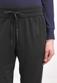 Polo Ralph Lauren Tygbyxor - black