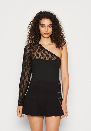 Pieces PCSILONE ONE SHOULDER - Μπλούζα με μακριά μανίκια - black