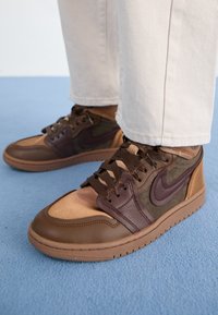 Jordan AIR JORDAN HIGH METHOD OF MAKE High-top trainers