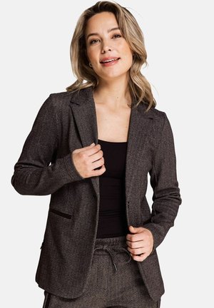 Blazer - tannin