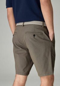 Next BELTED - REGULAR FIT - Shorts - dark stone