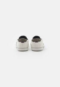 Pier One UNISEX - Joggesko - white