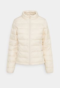 Creme farvet pufferjakke med høj krave, vandret quiltet design, lynlåslukning og sidelommer. Glat tekstur og letvægtsmateriale.