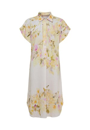 Lyse beige blomsterkjole med korte ærmer, knapper foran og krave, med gule, pink og grønne botaniske mønstre.