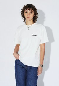 Non sélectionné, off white brush