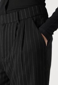 Hollister Co. TAILORED WIDE LEG - Kelnės - black