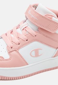 Champion RD18 UNISEX - Basketbalové boty - pink/white