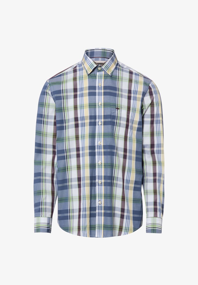 Chemise boutonnée à manches longues avec un motif à carreaux bleu, vert, jaune et blanc et une poche poitrine sur fond blanc.