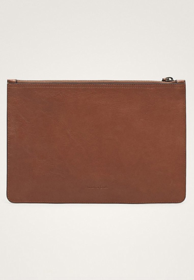massimo dutti clutch