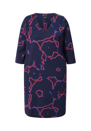 Ein marineblaues Kleid mit Dreiviertelärmel, das ein auffälliges rot-blaues Blumenmuster, einen V-Ausschnitt und eine gerade Schnittführung aufweist. Hergestellt aus weichem Stoff.