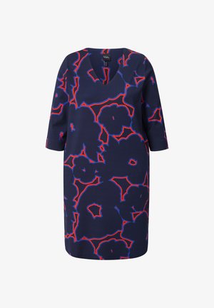 Marineblauwe jurk met driekwartmouwen, voorzien van een gedurfde rode en blauwe bloemenprint, V-halsontwerp en een rechte snit. Gemaakt van zachte stof.