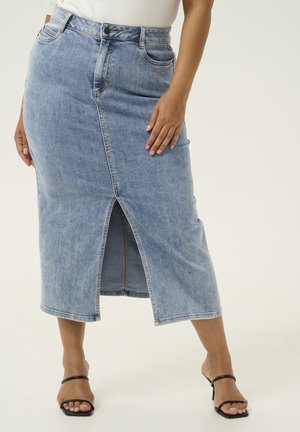 Fustă din denim cu talie înaltă, de culoare albastru deschis, ajustată pe corp, cu fenta frontală. Design clasic cu cinci buzunare, finisată cu cusături contrastante și cu fermoar.
