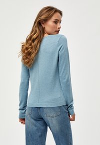 Minus MINEW LAURA CARDIGAN - Kofta - bounty blue melange