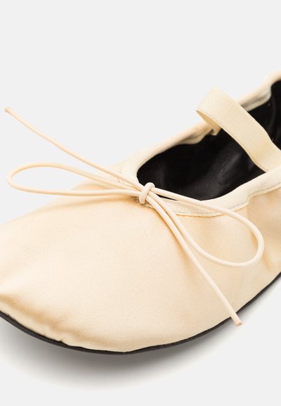 Proenza Schouler GLOVE BALLET FLATS - Sabrinas com tira no tornozelo - light/pastel yellow