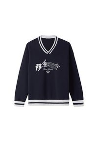 Felpa blu navy a V con colletto, polsini e orlo a strisce bianche, con la scritta "PROPRIETÀ Prodotto Italiano 2019" e grafica a stelle.