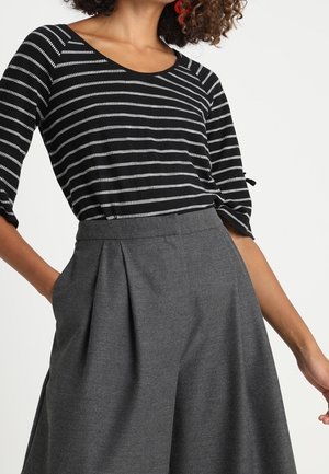 Print T-shirt - black